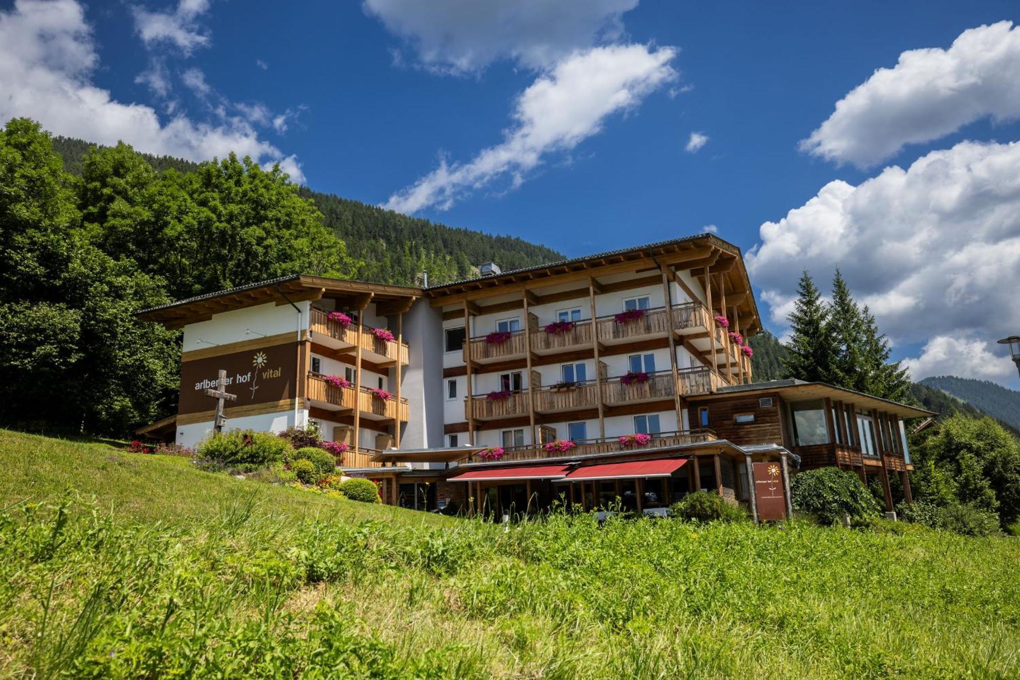 Arlbergerhof Vital Weissensee Εξωτερικό φωτογραφία